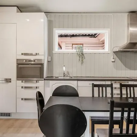 아파트 Dinbnb I Romantic Surrourings